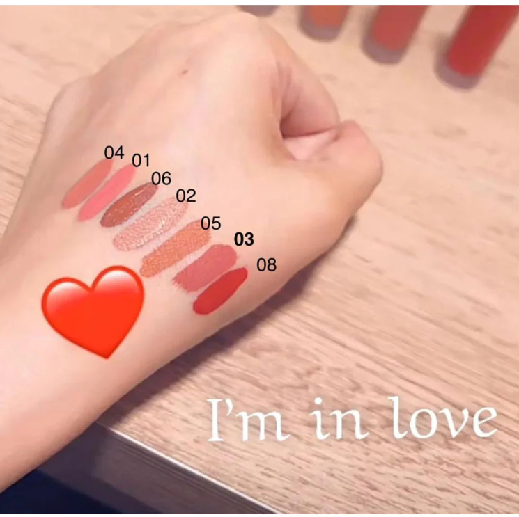 أحمر شفاه سائل من Hearts – مكياج شفاه فاخر بألوان جريئة تدوم طويلاً