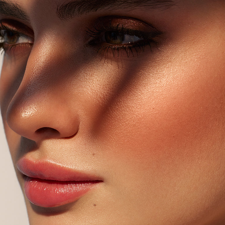 Loca Bronzer Bussin – Radiant Sun-Kissed Glow Face Contouring Powder