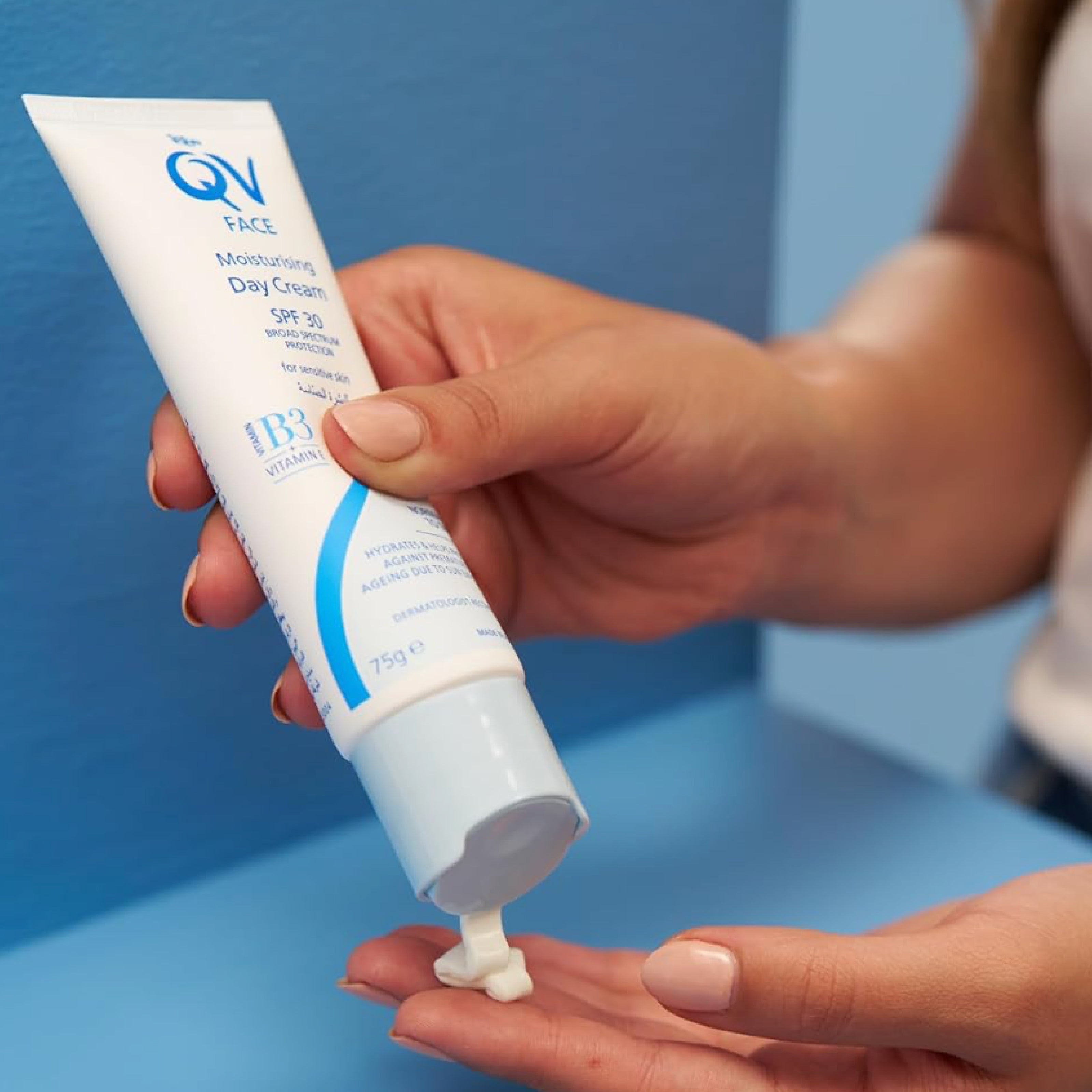 كريم كيو في المرطب للوجه نهاراً مع عامل حماية من الشمس 30 - كريم مرطب للوجه 75 غرام