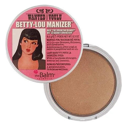 بودرة تحديد الوجه "بيتي لو مانيزر" من ذا بالم - بودرة تحديد الوجه بلمسة برونزية متوهجة.